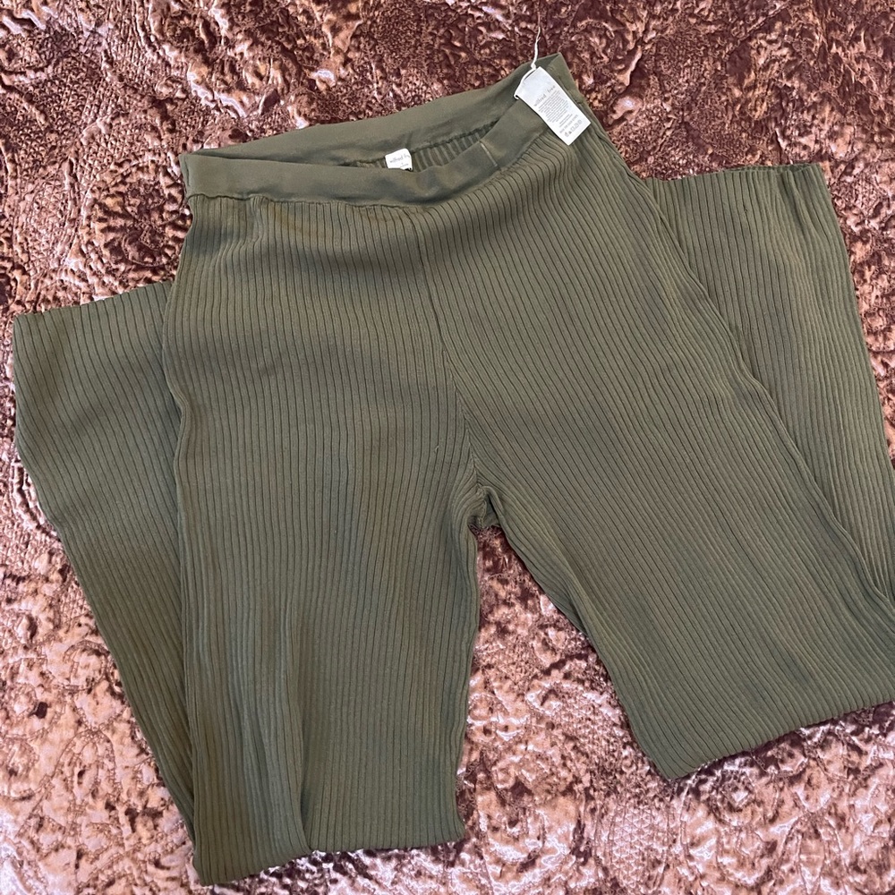 olive green Wilfred Free sweater pants GUC